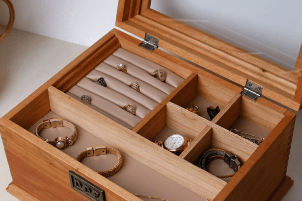 Wooden jewelry box