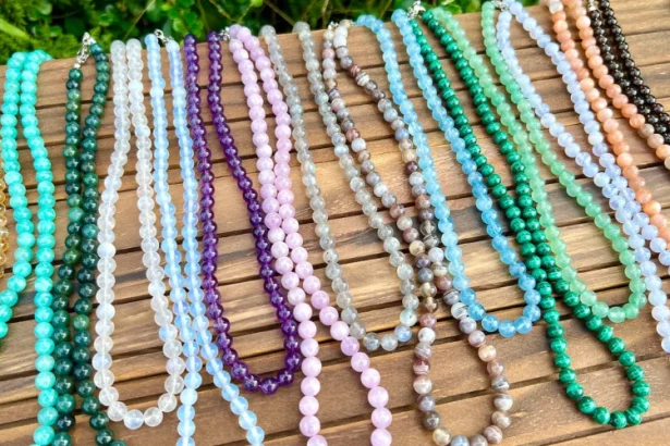Beaded statement necklace | Thewebhunting
